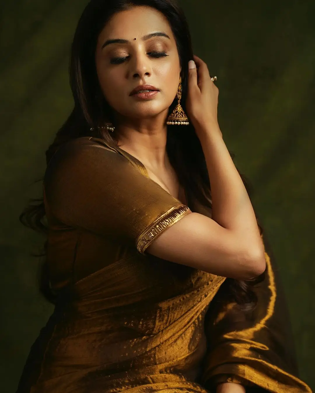 South Indian Girl Priyamani In Traditional Yellow Saree Blouse